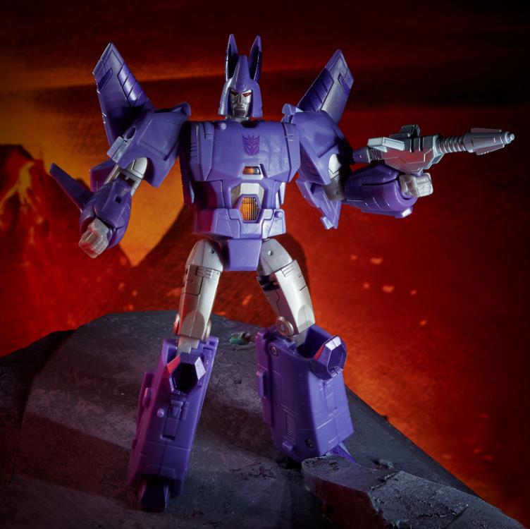 Transformers - WFC: Kingdom - Voyager Cyclonus